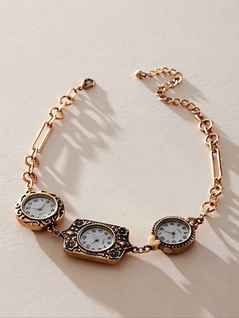FREE PEOPLE Clock Choker